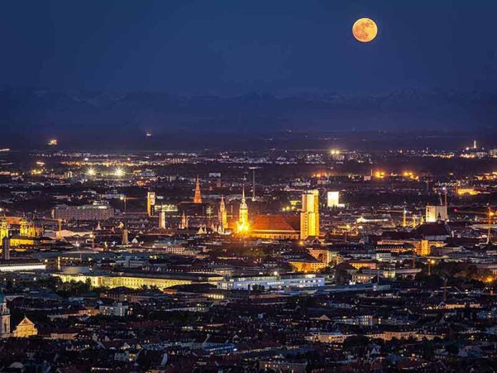 Nightlife Activities in Munich – Because Who Needs Sleep Anyway?